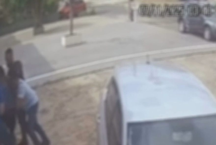 policiais-entram-em-casa-no-df-em-busca-de-bicicleta-furtada-anunciada-em-site3A-video-e-prisao-do-suspeito