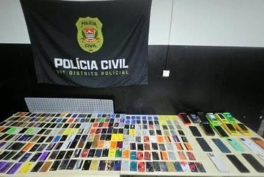 policiais-infiltrados-prendem-suspeitos-de-golpes-durante-o-carnaval3A-acao-discreta-resulta-na-captura-de-quadrilha policiais-infiltrados-prendem-suspeitos-de-golpes-durante-o-carnaval3A-acao-discreta-resulta-na-captura-de-quadrilha
