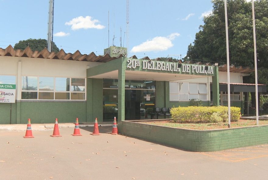 policiais-matam-dois-pitbulls-apos-ataque-a-crianca-no-df3B-tutor-dos-caes-e-preso policiais-matam-dois-pitbulls-apos-ataque-a-crianca-no-df3B-tutor-dos-caes-e-preso