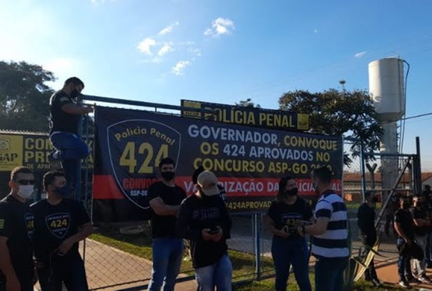 policiais-penais-se-manifestam-em-frente-ao-complexo-prisional-de-aparecida