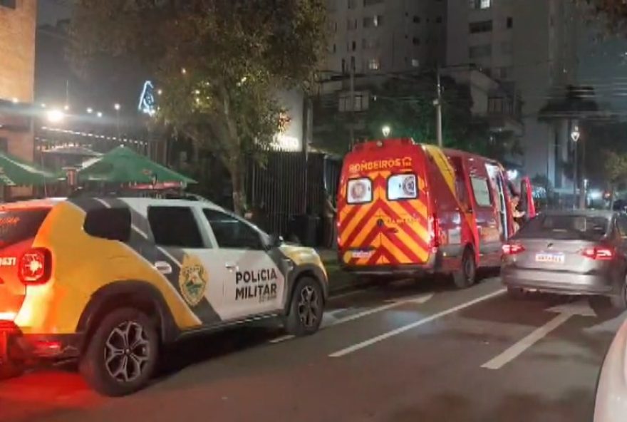 policial-de-folga-atira-em-homem-durante-briga-em-bar-de-curitiba3A-barbaran-lamenta-incidente-e-pede-desculpas-aos-clientes