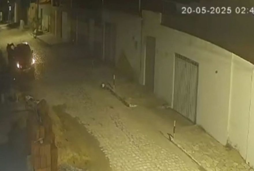policial-e-preso-por-roubar-idosos-em-mossoro3B-veja-video-da-invasao