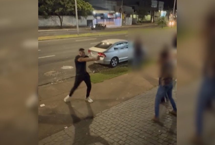 policial-que-quebrou-nariz-de-homem-em-boate-teve-confronto-armado3A-eu-virei-e-ele-me-deu-um-murro2C-diz-vitima