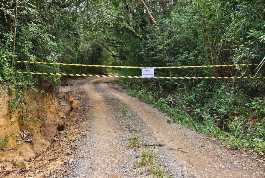 ponte-entre-capela-do-alto-e-aracoiaba-da-serra-e-interditada-por-risco-de-queda3A-autoridades-se-mobilizam-para-recuperacao ponte-entre-capela-do-alto-e-aracoiaba-da-serra-e-interditada-por-risco-de-queda3A-autoridades-se-mobilizam-para-recuperacao