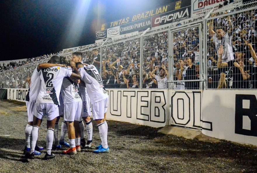 ponte-preta-e-corinthians-reeditam-confronto-no-majestoso3A-relembre-ultima-partida