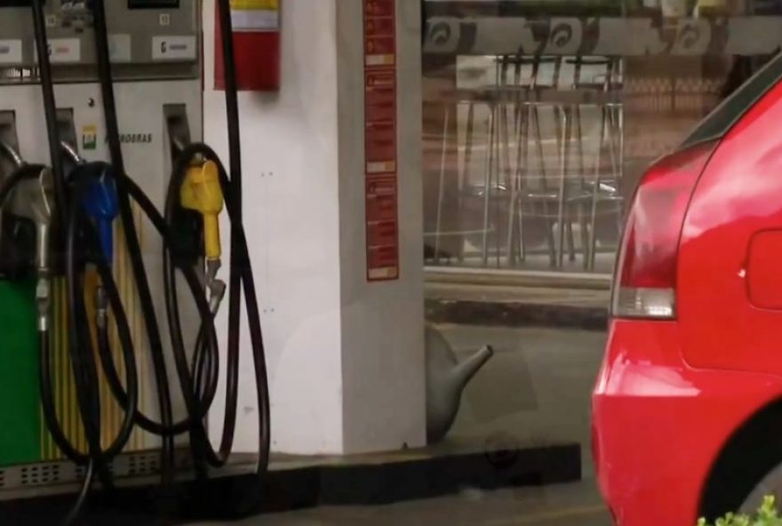 por-que-a-gasolina-em-curitiba-e-a-mais-cara-do-pr-mesmo-proxima-a-refinaria3F-entenda-com-especialista
