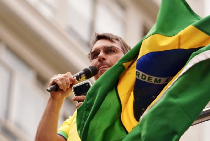 por-que-flavio-bolsonaro-nao-para-de-crescer-nas-pesquisas3F por-que-flavio-bolsonaro-nao-para-de-crescer-nas-pesquisas3F