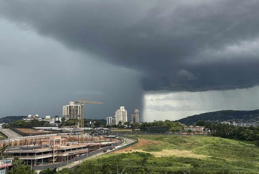 possibilidade-de-chuvas-fortes-em-porto-alegre-no-inicio-da-semana possibilidade-de-chuvas-fortes-em-porto-alegre-no-inicio-da-semana