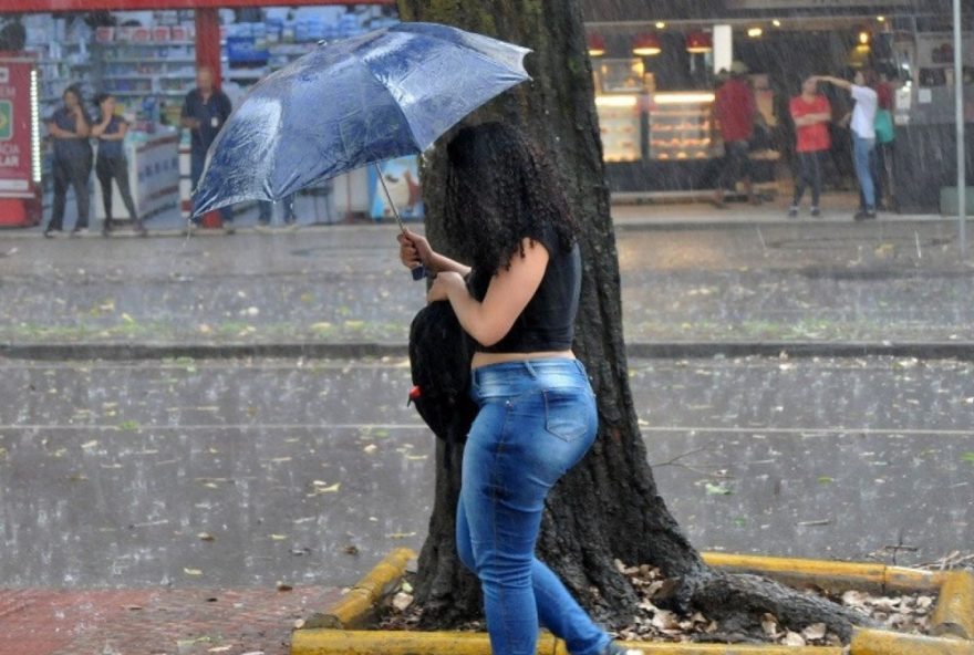 possibilidade-de-chuvas-intensas-e-granizo-em-minas-gerais-devido-a-formacao-de-ciclone possibilidade-de-chuvas-intensas-e-granizo-em-minas-gerais-devido-a-formacao-de-ciclone