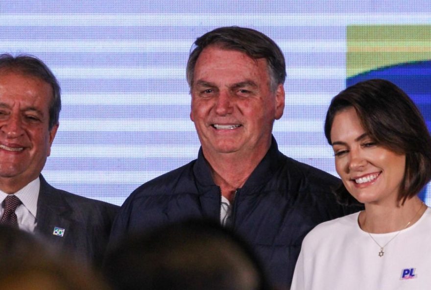 possivel-saida-de-michele-bolsonaro-do-pl-preocupa-bolsonaristas