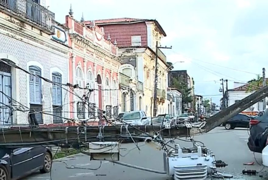 poste-cai-sobre-carros-em-sao-luis3A-o-que-fazer-em-casos-de-acidentes-com-postes poste-cai-sobre-carros-em-sao-luis3A-o-que-fazer-em-casos-de-acidentes-com-postes