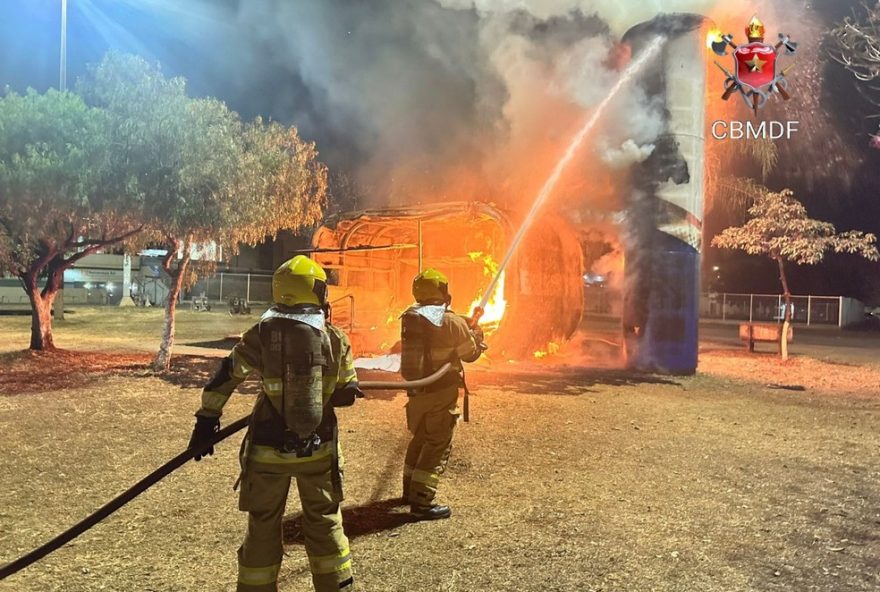 posto-policial-em-samambaia-e-destruido-por-incendio-criminoso3B-suspeitos-fugiram-df-noticias