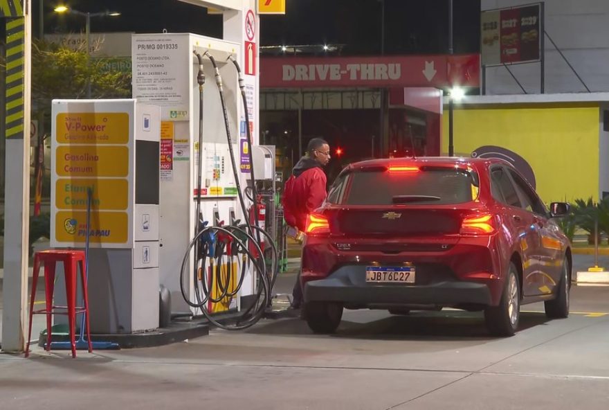 postos-em-bh-reduzem-precos-da-gasolina-apos-queda-da-petrobras