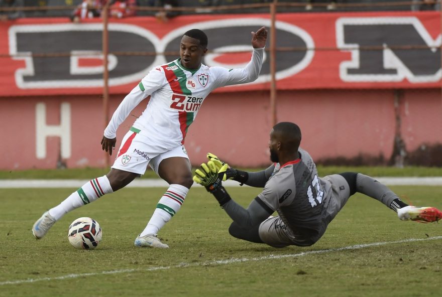 pouso-alegre-vence-portuguesa-em-jogo-dramatico-por-2-x-0