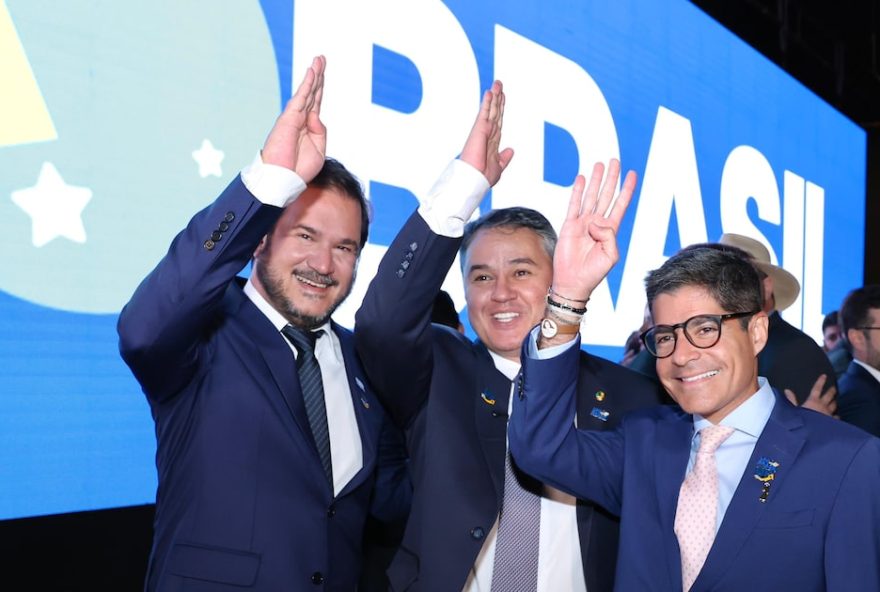 pp-e-uniao-brasil-formalizam-alianca-em-federacao-cobicada-por-tarcisio2C-caiado-e-outros-pre-candidatos-em-2026