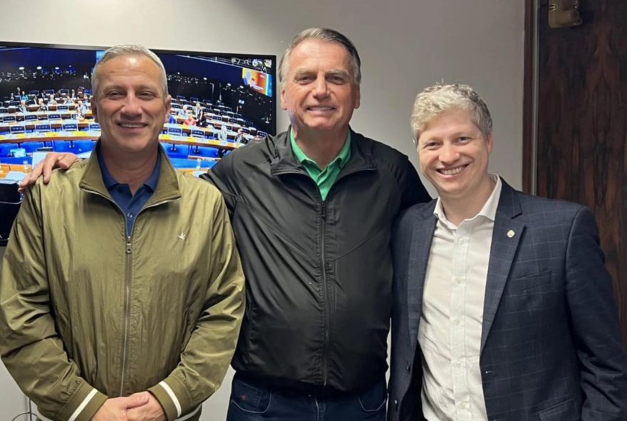 pre-candidaturas-de-sanderson-e-marcel-van-hatten-ao-senado-sao-confirmadas-por-bolsonaro pre-candidaturas-de-sanderson-e-marcel-van-hatten-ao-senado-sao-confirmadas-por-bolsonaro