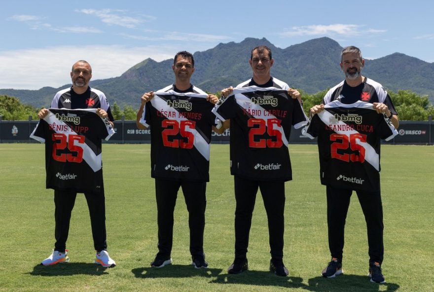 pre-temporada-do-vasco-com-fabio-carille3A-esquema-tatico2C-contratacoes-e-expectativas-para-2022