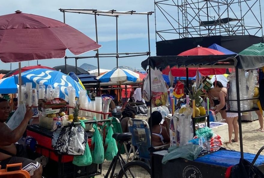 precos-de-reveillon-em-copacabana3A-barracas-a-ate-r24100-e-caipirinha-por-r2435 precos-de-reveillon-em-copacabana3A-barracas-a-ate-r24100-e-caipirinha-por-r2435