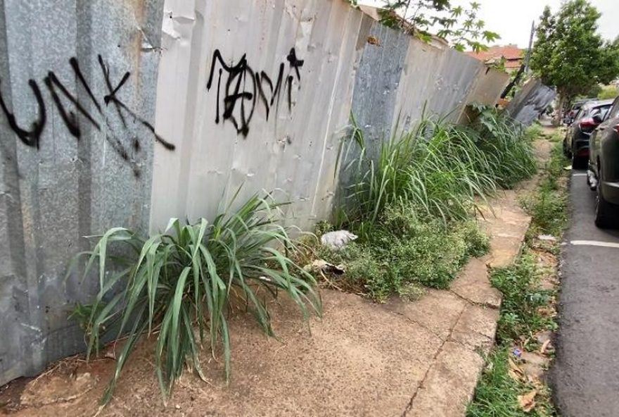 predio-abandonado-em-piracicaba-gera-inseguranca-e-incomodo3A-moradores-pedem-acao-urgente