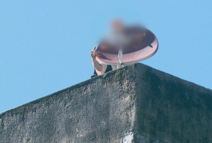 predio-interditado-em-olinda-e-saqueado-durante-desocupacao3A-moradores-vivem-momentos-de-medo-e-indignacao