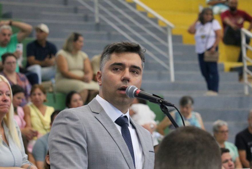 prefeito-de-itapecerica-da-serra-aprova-reajuste-de-7025-para-salarios-de-secretarios-da-cidade prefeito-de-itapecerica-da-serra-aprova-reajuste-de-7025-para-salarios-de-secretarios-da-cidade