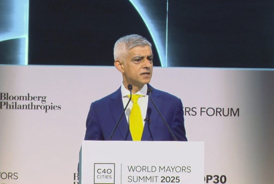 prefeito-de-londres-combate-desinformacao-sobre-crise-climatica-e-cita-trump3A-forum-da-cop30-no-rio prefeito-de-londres-combate-desinformacao-sobre-crise-climatica-e-cita-trump3A-forum-da-cop30-no-rio