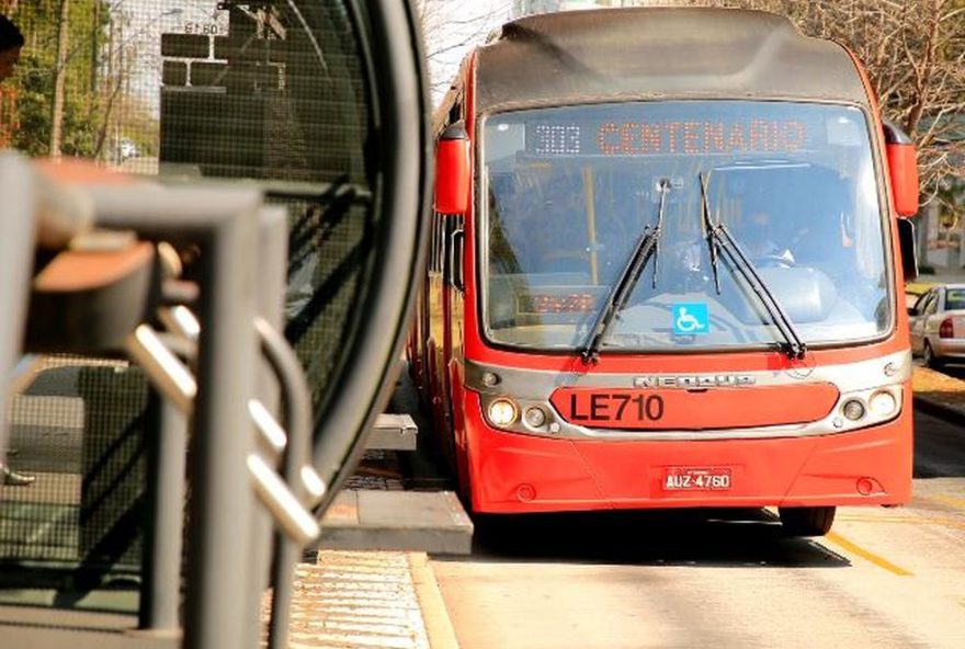 prefeito-eduardo-pimentel-reduz-tarifa-de-transporte-publico-aos-domingos-em-curitiba3B-saiba-como-funciona