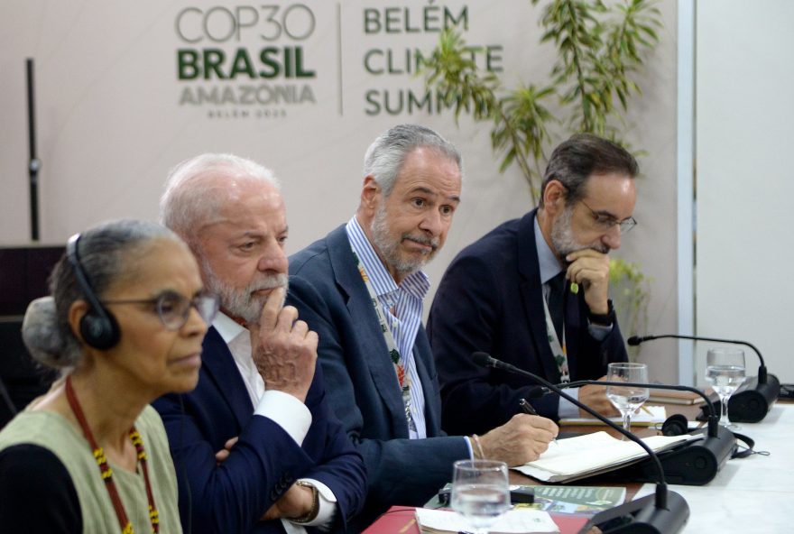 prefeitos-e-governadores-pedem-inclusao-na-cop-e-elogiam-vinda-de-lula