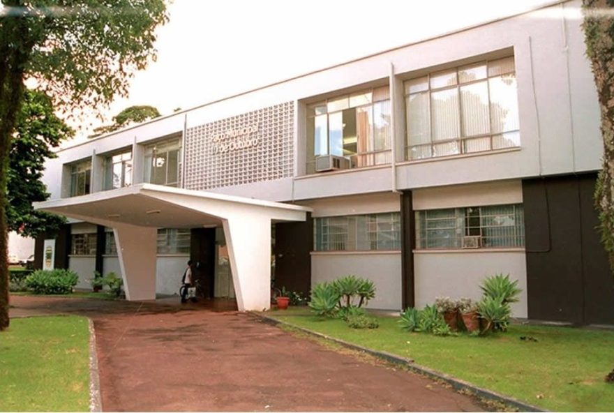 prefeitura-de-campo-mourao-rompe-contrato-com-de-bank-apos-suspeita-de-envolvimento-com-pcc.-novo-fornecedor-sera-contratado