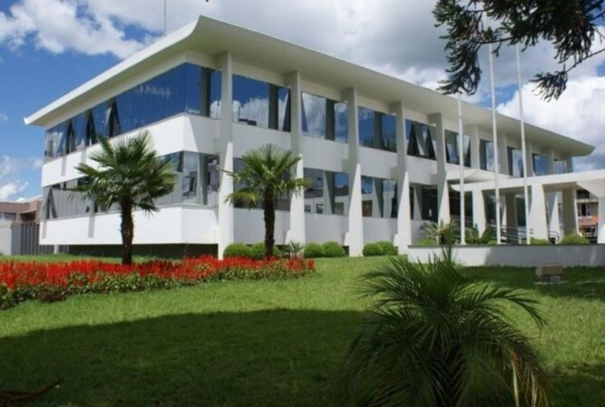 prefeitura-de-campos-novos-lanca-concurso-publico-com-105-vagas-e-salarios-de-ate-r24-122C2-mil