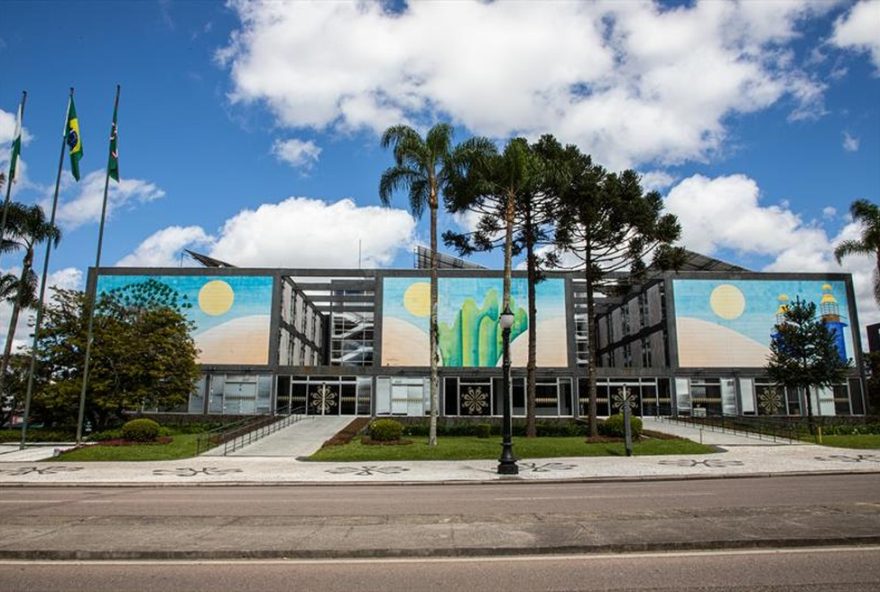 prefeitura-de-curitiba-abre-117-vagas-de-estagio-remunerado