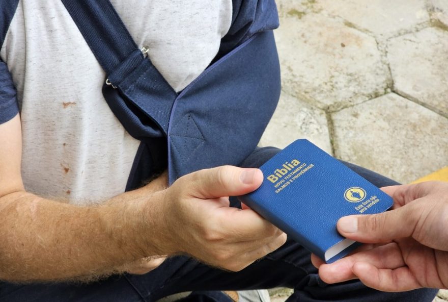 prefeitura-de-curitiba-autoriza-distribuicao-do-novo-testamento-nas-escolas3A-debate-sobre-religiao-e-laicidade-no-ensino prefeitura-de-curitiba-autoriza-distribuicao-do-novo-testamento-nas-escolas3A-debate-sobre-religiao-e-laicidade-no-ensino