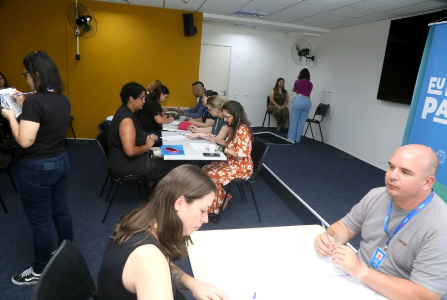 prefeitura-de-curitiba-nomeia-novos-enfermeiros-aprovados-em-concurso-para-o-sus