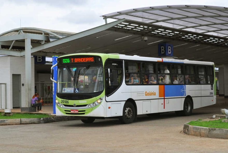 prefeitura-de-goiania-investe-r24-232-mi-para-conter-tarifa-de-onibus-em-r24-42C30