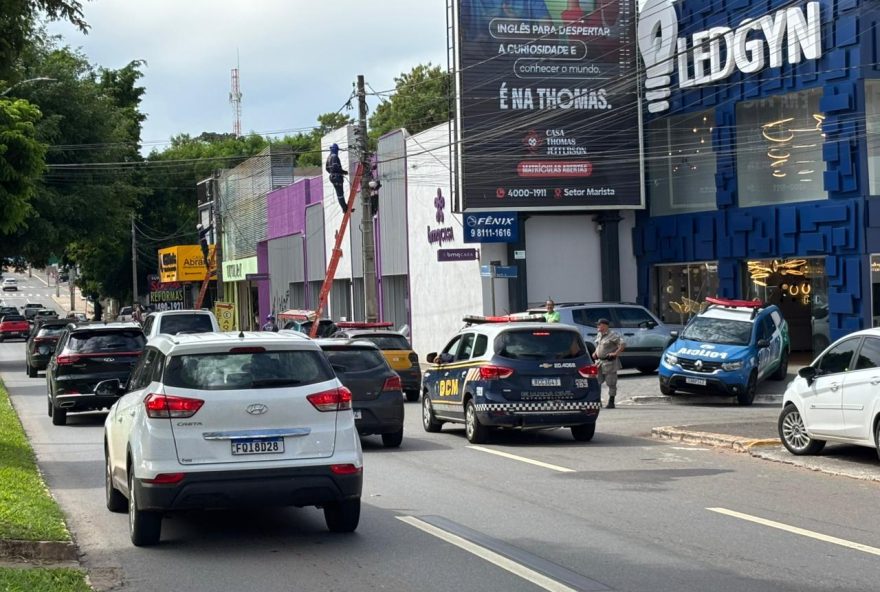 prefeitura-de-goiania-retira-38-toneladas-de-fios-inserviveis-em-avenidas-da-capital prefeitura-de-goiania-retira-38-toneladas-de-fios-inserviveis-em-avenidas-da-capital