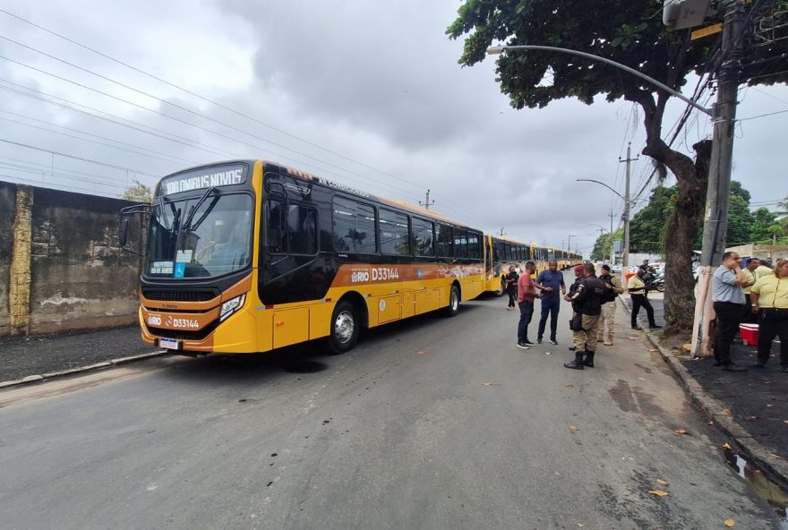 prefeitura-do-rio-de-janeiro-oficializa-frota-de-100-onibus-na-zona-oeste-renovacao-do-sistema-rio-antes-da-nova-licitacao prefeitura-do-rio-de-janeiro-oficializa-frota-de-100-onibus-na-zona-oeste-renovacao-do-sistema-rio-antes-da-nova-licitacao