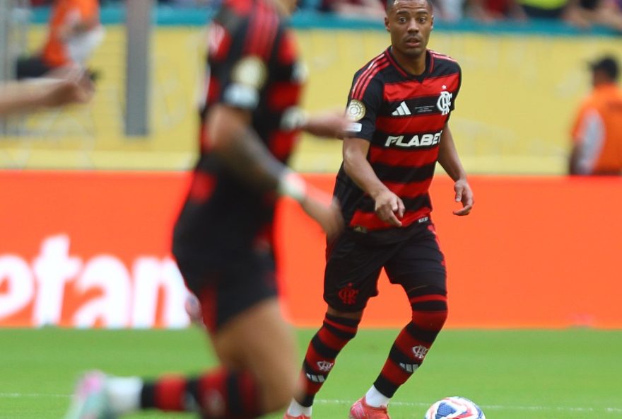 preparacao-intensa3A-flamengo-confia-em-de-la-cruz-para-sequencia-crucial
