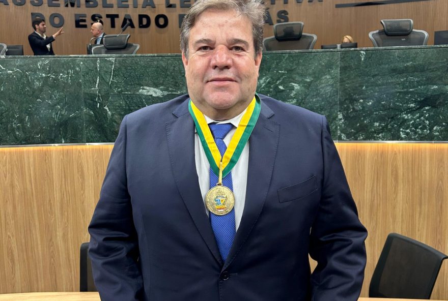 presidente-da-adial-recebe-maior-honraria-da-alego