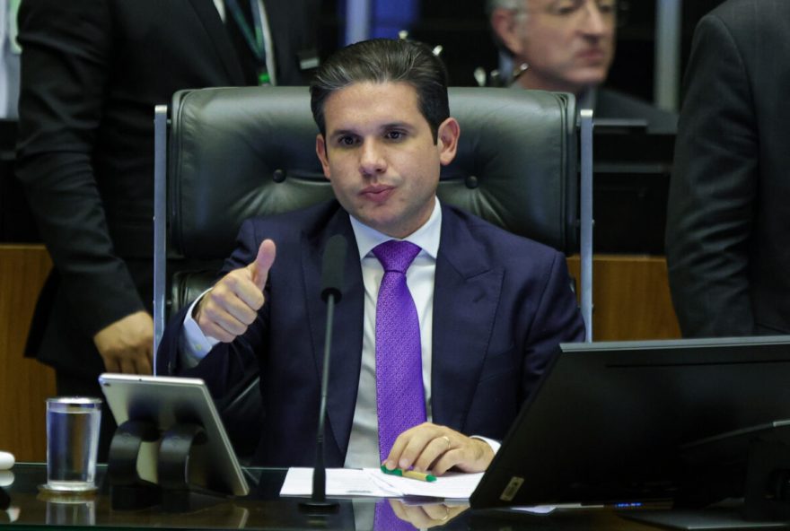 presidente-da-camara2C-hugo-motta2C-indefere-indicacao-de-eduardo-bolsonaro-como-lider-da-minoria