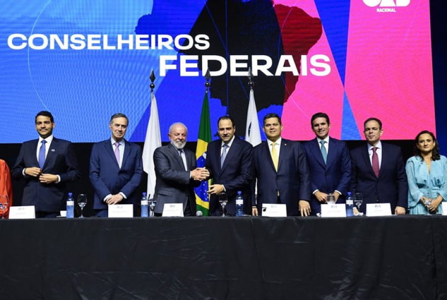 presidente-da-oab-e-empossado-por-lula-e-homenageia-rubens-paiva3A-destaque-para-defesa-da-democracia-e-estado-de-direito