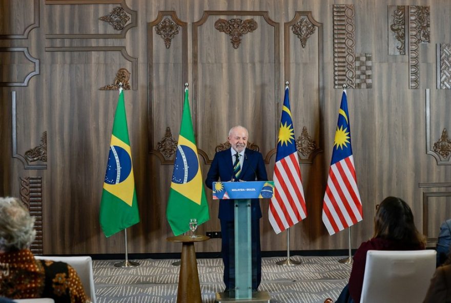 presidente-de-admite-erro-ao-se-declarar-candidato-fora-do-brasil-em-coletiva-na-malasia