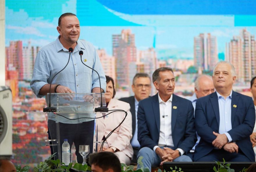 Lula releases investments against floods 24/05/2024 May 24, 2024, Araraquara, Sao Paulo, Brazil: City mayor EDINHO SILVA speaks while the President of Brazil Luiz Inacio Lula da Silva takes part in an event to sign the release of investments totalling R3 million for flood-fighting works in the city of Araraquara, Sao Paulo, Brazil, on May 24, 2024.
POLITICA
Europa Press/Contacto/Igor Do Vale