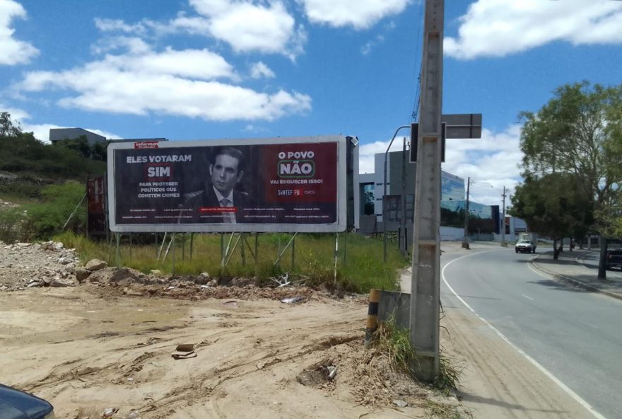 presidente-hugo-motta-notifica-sindicato-do-ifpb-para-retirar-outdoors-contra-a-pec-da-blindagem