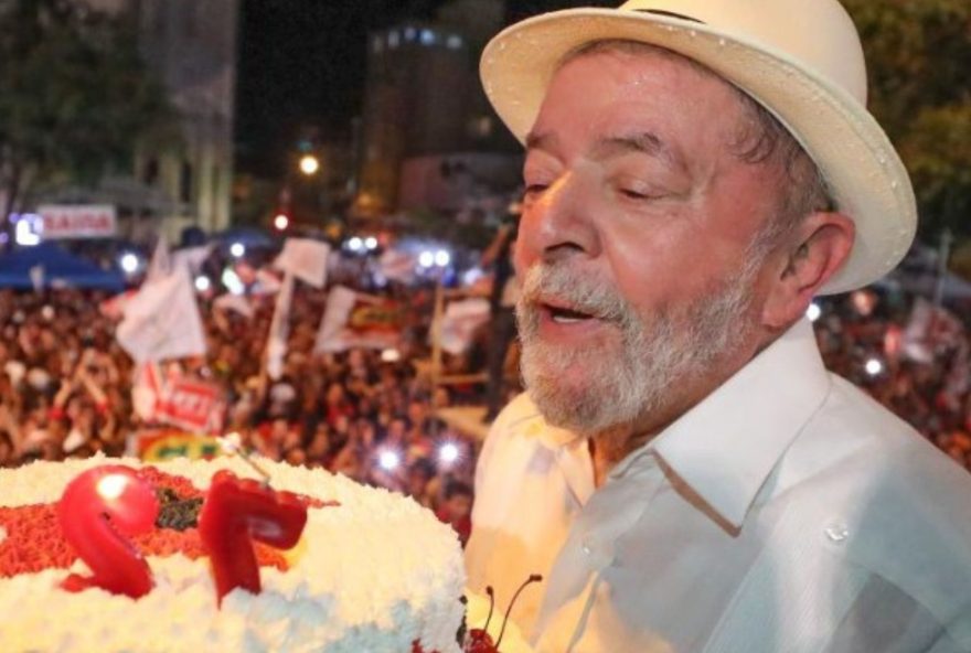 presidente-lula-convida-donald-trump-para-celebrar-seu-aniversario-comendo-bolo presidente-lula-convida-donald-trump-para-celebrar-seu-aniversario-comendo-bolo