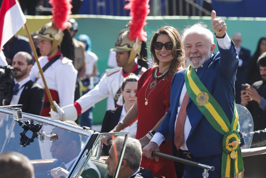 Em pronunciamento oficial, feito na quarta-feira, 06, Lula disse que o feriado “não será um dia nem de ódio nem de medo, mas sim de união”. Ele ressalta ainda que os brasileiros sonham os mesmos sonhos e que “somos um único e extraordinário povo”. (Foto: Reprodução)