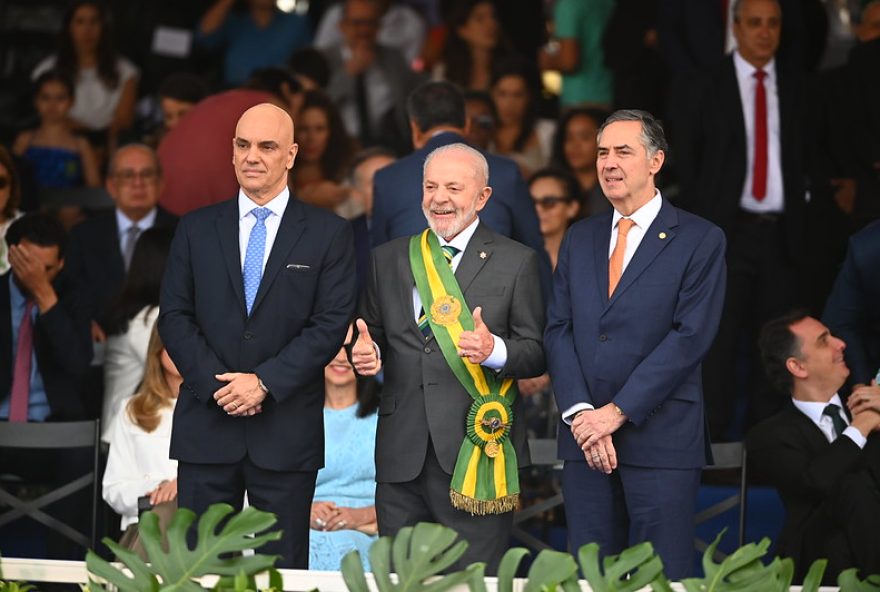 presidente-lula-mantem-reajuste-do-judiciario-em-2026-e-barra-parcelas-futuras presidente-lula-mantem-reajuste-do-judiciario-em-2026-e-barra-parcelas-futuras