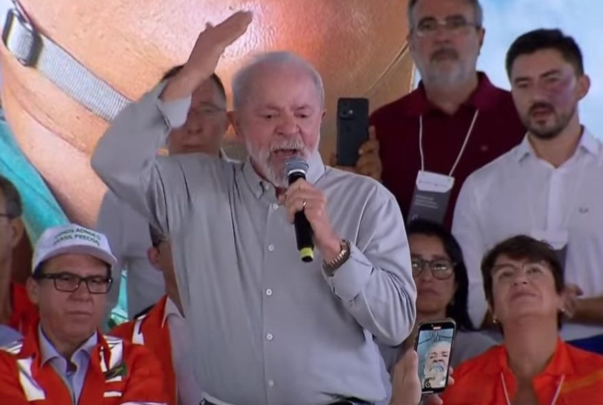 presidente-lula-ressalta-importancia-do-petroleo-e-transicao-energetica-durante-evento-em-rio-grande