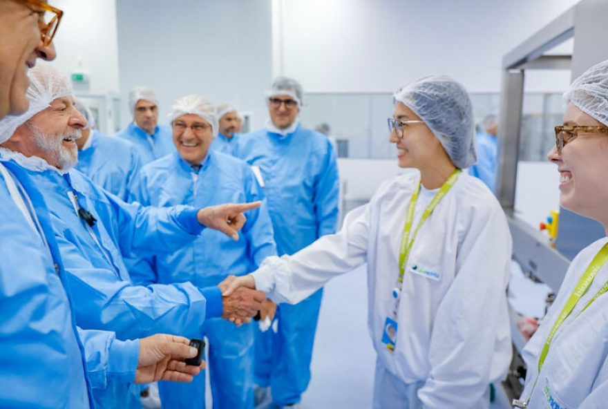 presidente-lula-visita-fabrica-que-fornece-19-milhoes-de-produtos-ao-sus presidente-lula-visita-fabrica-que-fornece-19-milhoes-de-produtos-ao-sus