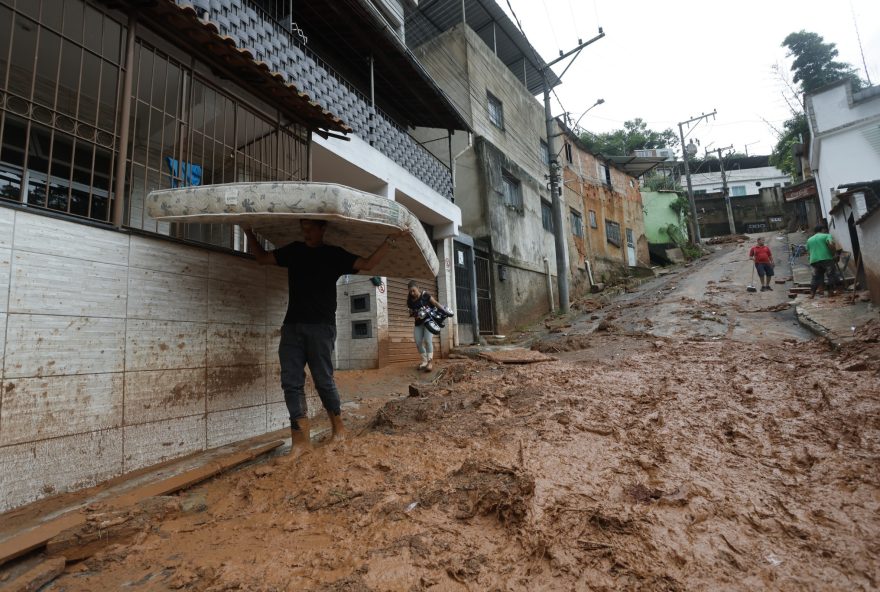 presidente-lula-visita-regiao-de-minas-gerais-com-70-mortes-devido-as-chuvas presidente-lula-visita-regiao-de-minas-gerais-com-70-mortes-devido-as-chuvas