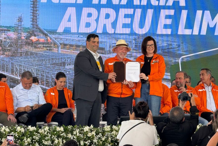 presidente-lula-visita-suape-e-defende-mais-investimento-em-transicao-energetica presidente-lula-visita-suape-e-defende-mais-investimento-em-transicao-energetica